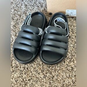 UGG kids Yeah Sandals